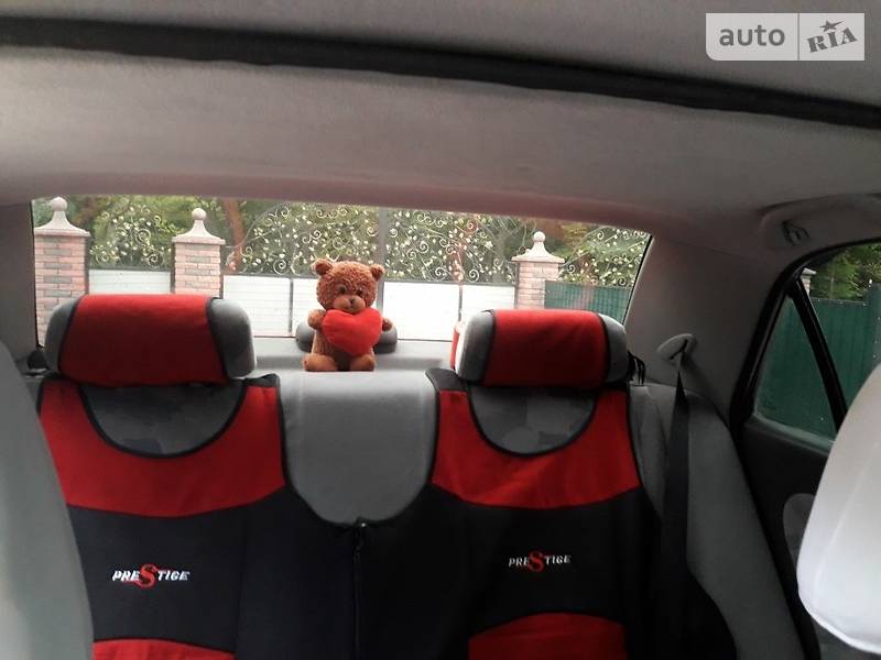 Седан Mitsubishi Carisma 1997 в Сторожинці