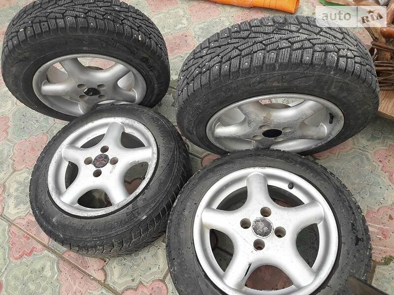 Седан Mitsubishi Carisma 1997 в Сторожинці