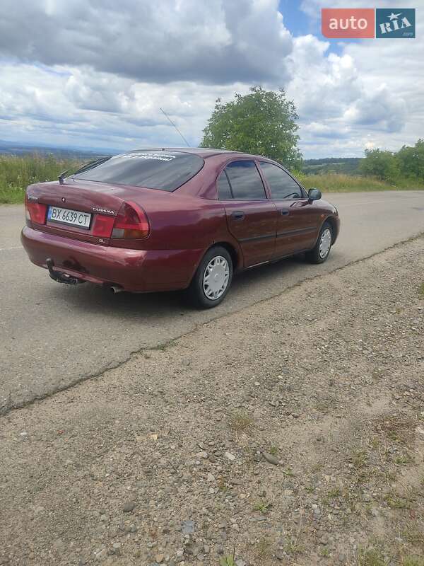 Седан Mitsubishi Carisma 1998 в Сторожинце