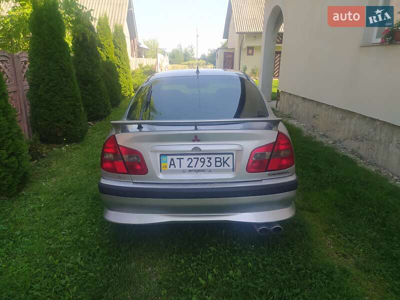 Хэтчбек Mitsubishi Carisma 2000 в Надворной