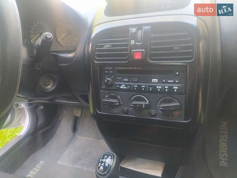 Хэтчбек Mitsubishi Carisma 2000 в Надворной