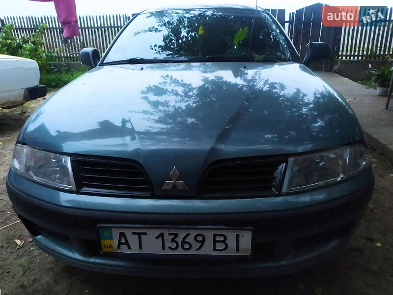 Седан Mitsubishi Carisma 2002 в Ивано-Франковске
