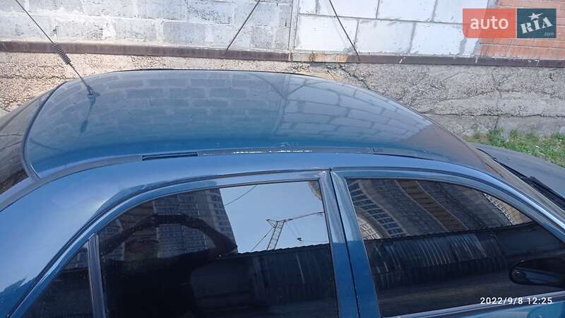 Седан Mitsubishi Carisma 1997 в Киеве