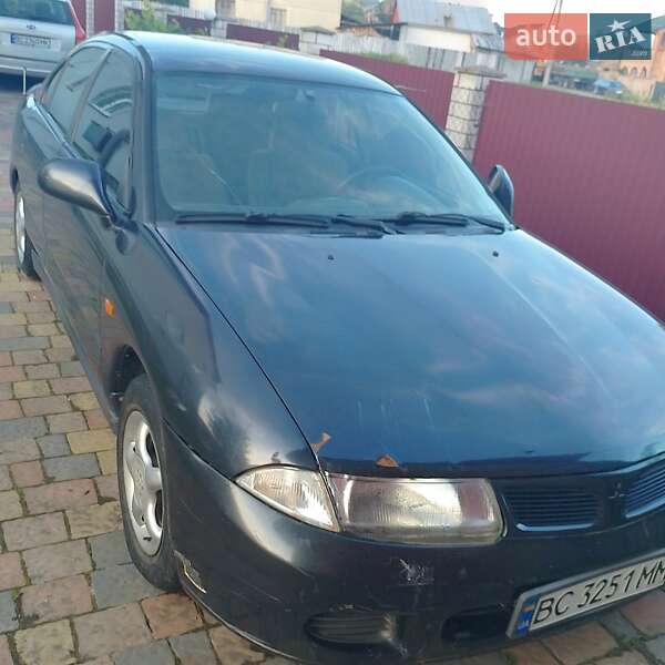 Седан Mitsubishi Carisma 1996 в Львове