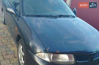 Седан Mitsubishi Carisma 1996 в Львове