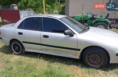 Седан Mitsubishi Carisma 2001 в 