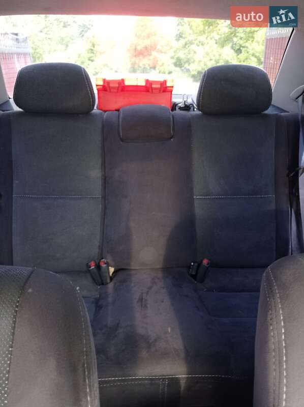 Седан Mitsubishi Carisma 2001 в Шаргороде