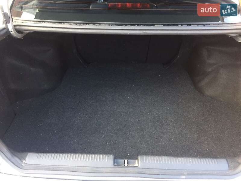 Седан Mitsubishi Carisma 2002 в Черкассах