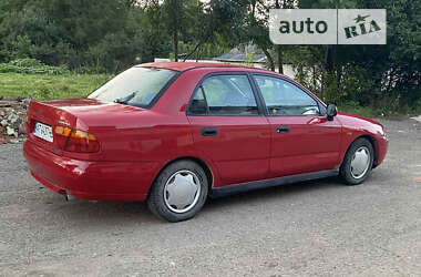 Седан Mitsubishi Carisma 1996 в Косове