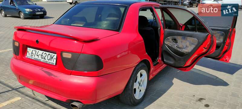 Седан Mitsubishi Carisma 1997 в Одесі