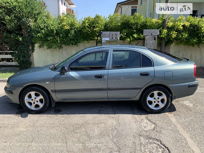 Лифтбек Mitsubishi Carisma 2002 в Рогатине