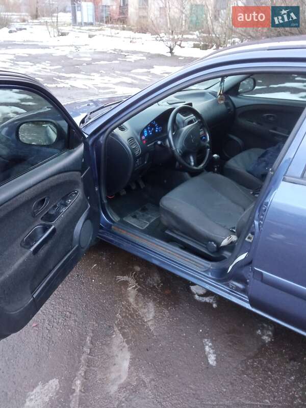 Лифтбек Mitsubishi Carisma 2002 в Межгорье