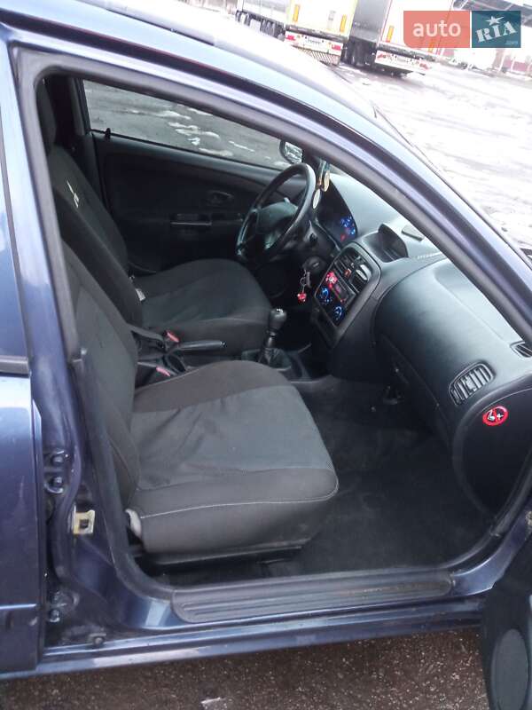 Лифтбек Mitsubishi Carisma 2002 в Межгорье