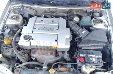 Ліфтбек Mitsubishi Carisma 1999 в Рівному
