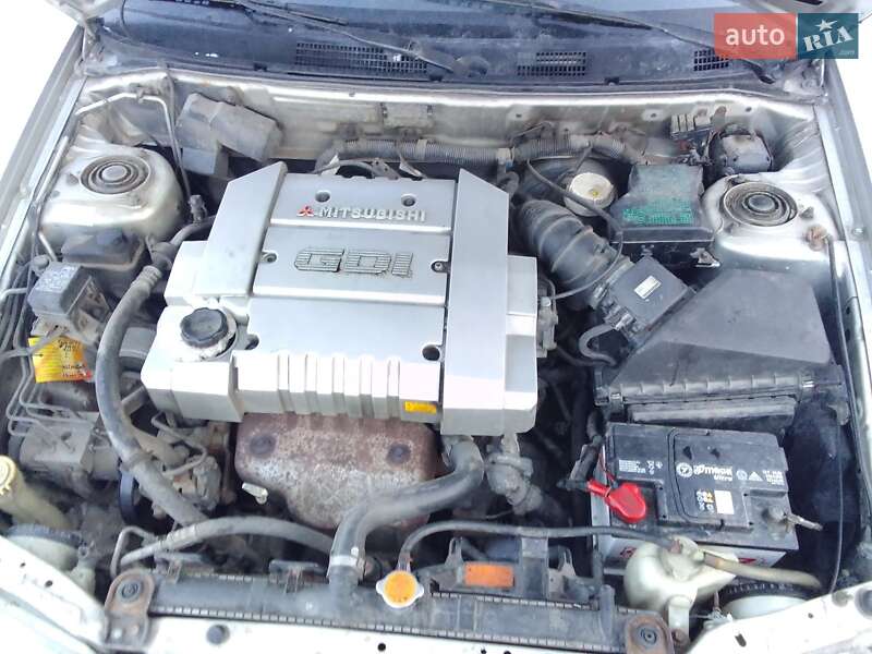 Ліфтбек Mitsubishi Carisma 1999 в Рівному