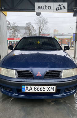 Седан Mitsubishi Carisma 2000 в Киеве