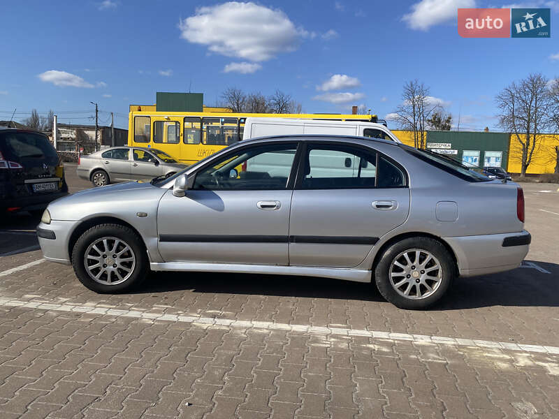 Mitsubishi Carisma 2002