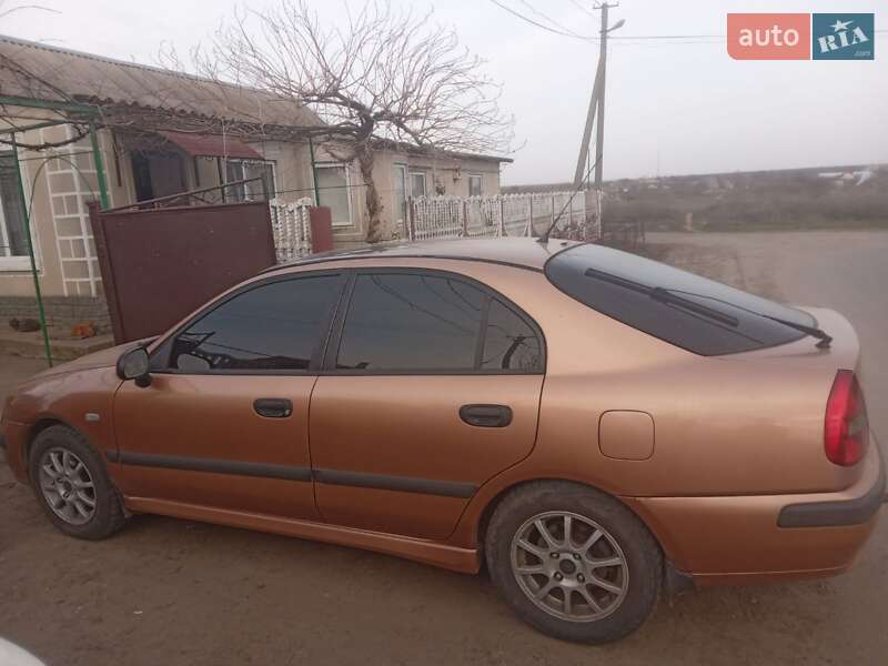 Лифтбек Mitsubishi Carisma 2001 в Доброславе