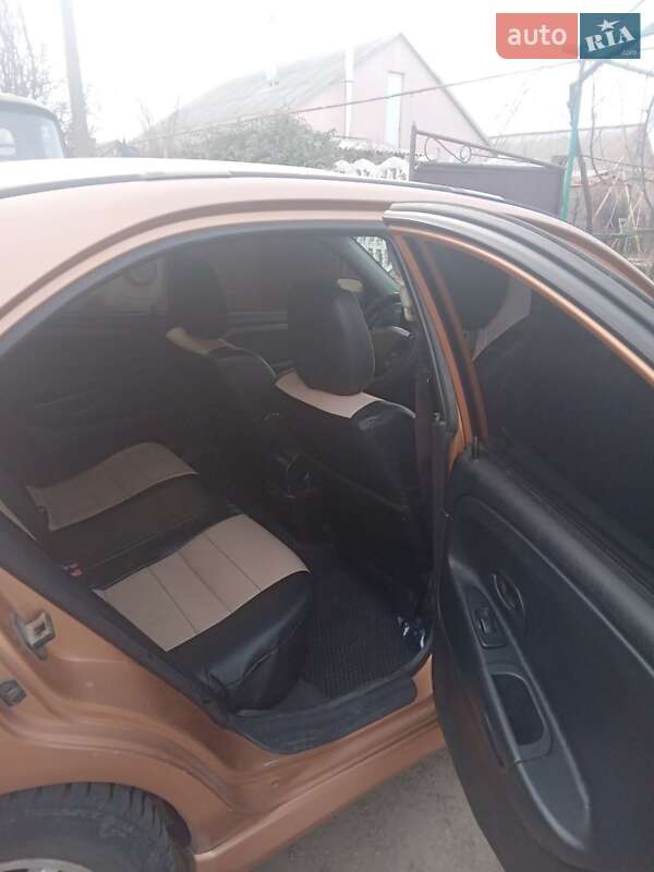 Лифтбек Mitsubishi Carisma 2001 в Доброславе