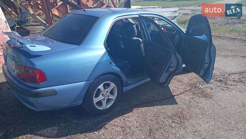 Седан Mitsubishi Carisma 2000 в Гайсине