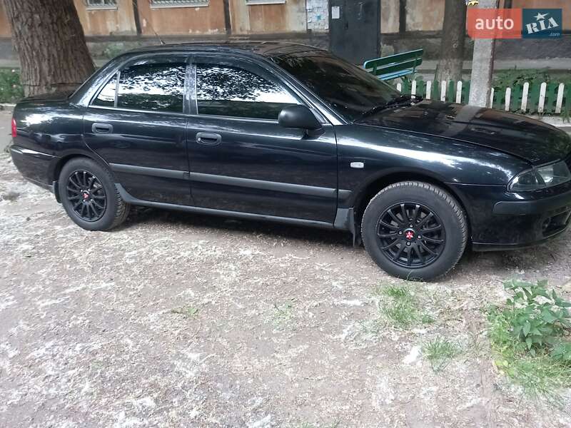 Mitsubishi Carisma 2003