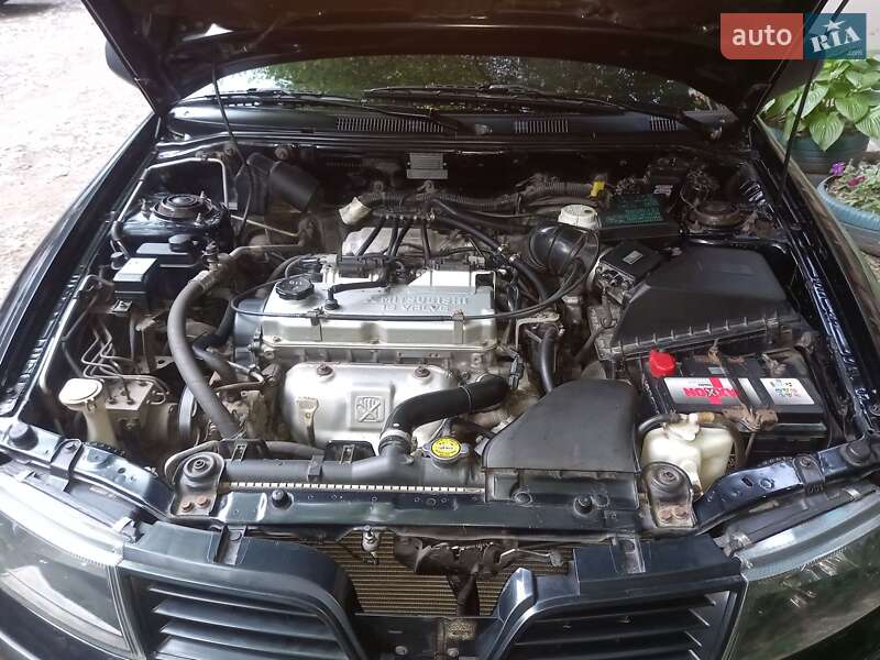 Седан Mitsubishi Carisma 2003 в Днепре