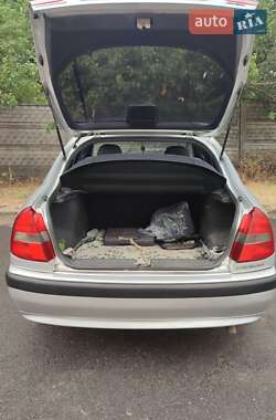 Ліфтбек Mitsubishi Carisma 2002 в Кривому Розі