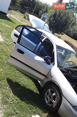 Лифтбек Mitsubishi Carisma 1997 в 