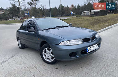 Седан Mitsubishi Carisma 1998 в Новояворівську