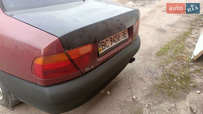 Седан Mitsubishi Carisma 1998 в Львове