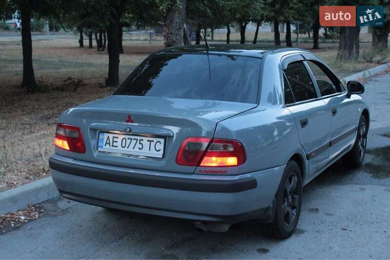 Седан Mitsubishi Carisma 2003 в Павлограді