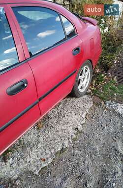 Лифтбек Mitsubishi Carisma 1998 в 