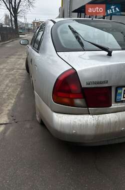 Ліфтбек Mitsubishi Carisma 1998 в Сумах