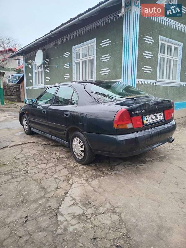 Лифтбек Mitsubishi Carisma 1998 в Городенке
