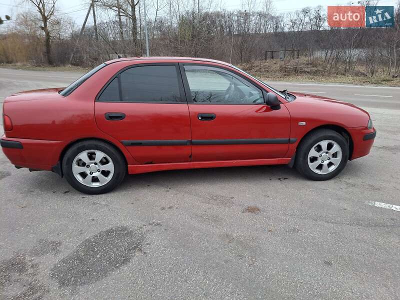 Седан Mitsubishi Carisma 2003 в Вышгороде