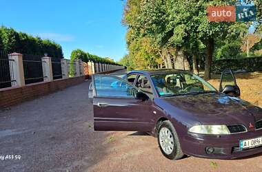 Лифтбек Mitsubishi Carisma 2001 в 