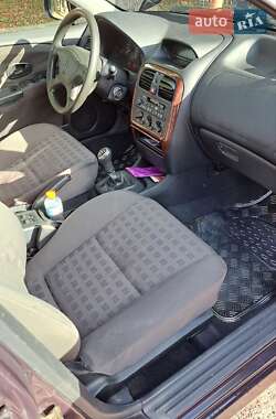 Лифтбек Mitsubishi Carisma 2001 в 