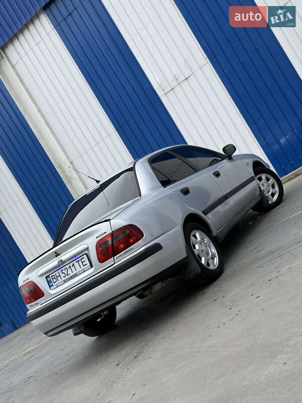 Седан Mitsubishi Carisma 1999 в Одессе