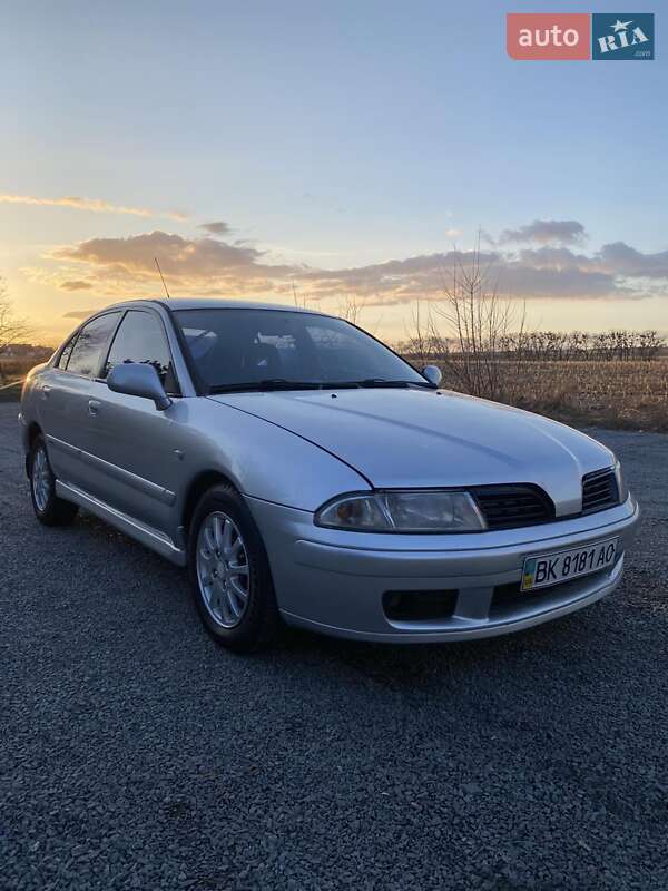 Седан Mitsubishi Carisma 2002 в Ровно