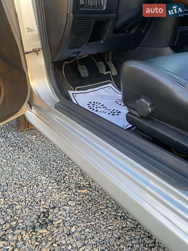 Седан Mitsubishi Carisma 2002 в Ровно