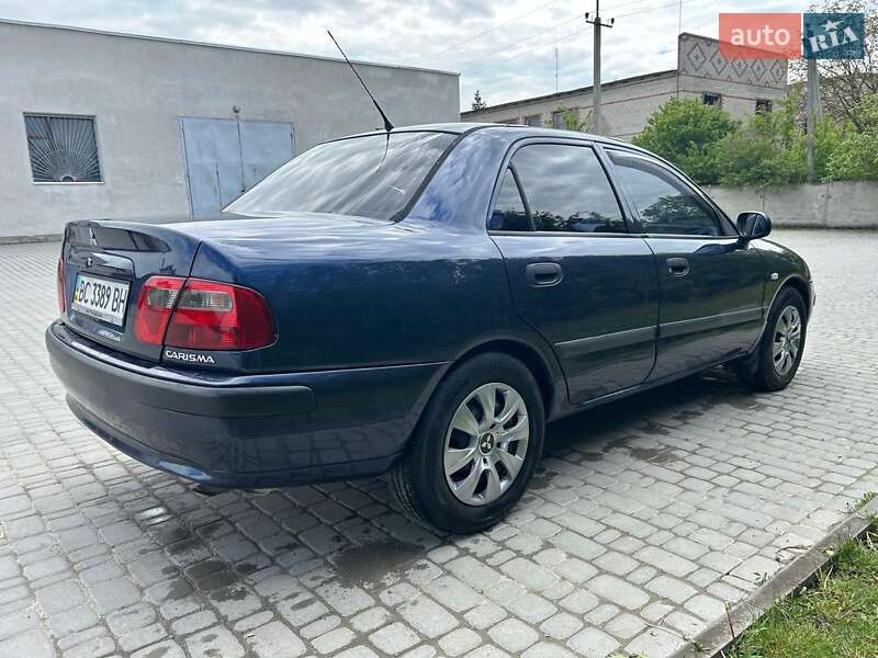 Седан Mitsubishi Carisma 2002 в Борщеві