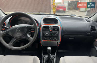 Ліфтбек Mitsubishi Carisma 2002 в 