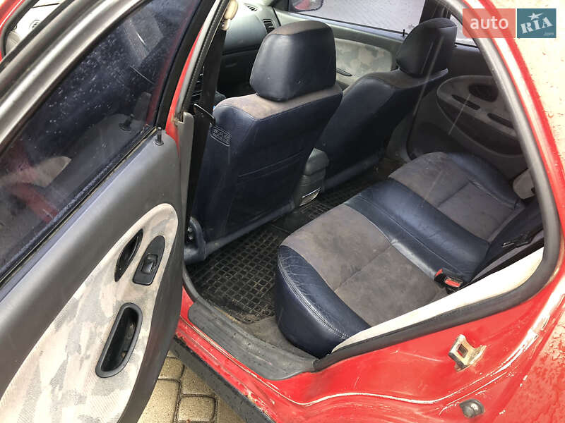 Седан Mitsubishi Carisma 1997 в Сколе