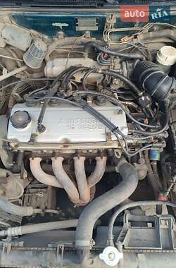 Ліфтбек Mitsubishi Carisma 1996 в 