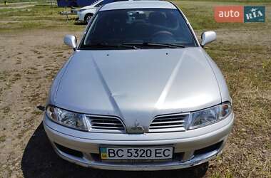 Седан Mitsubishi Carisma 2003 в Львові