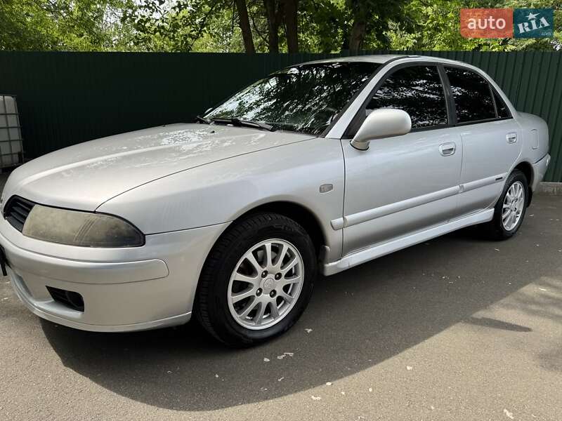 Седан Mitsubishi Carisma 2003 в Киеве