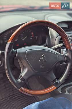 Седан Mitsubishi Carisma 2000 в 