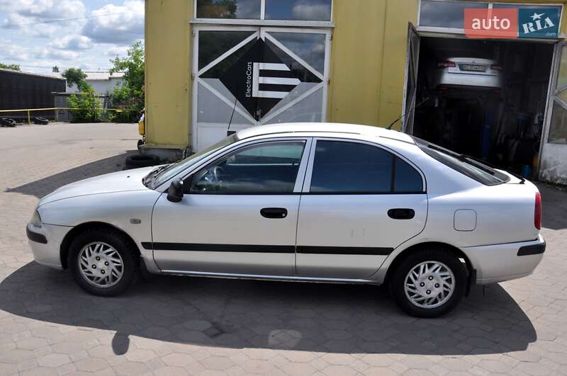 Лифтбек Mitsubishi Carisma 2000 в Львове