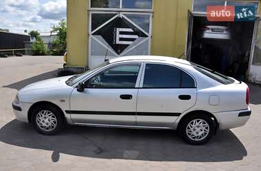 Лифтбек Mitsubishi Carisma 2000 в 