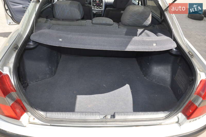 Лифтбек Mitsubishi Carisma 2000 в Львове